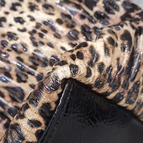 NINE WEST  women's LARGE ANIMAL PRINT  TOTE bag - Picture 8 of 9